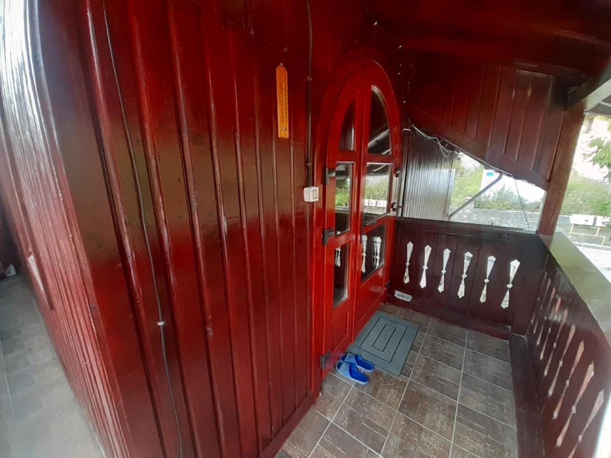 Rustic Regal Apartment Sinaia Bagian luar foto