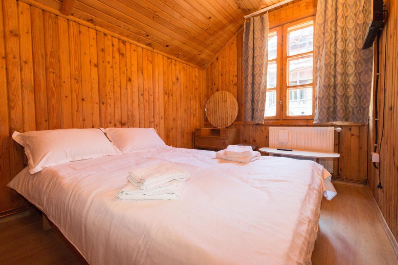 Rustic Regal Apartment Sinaia Bagian luar foto